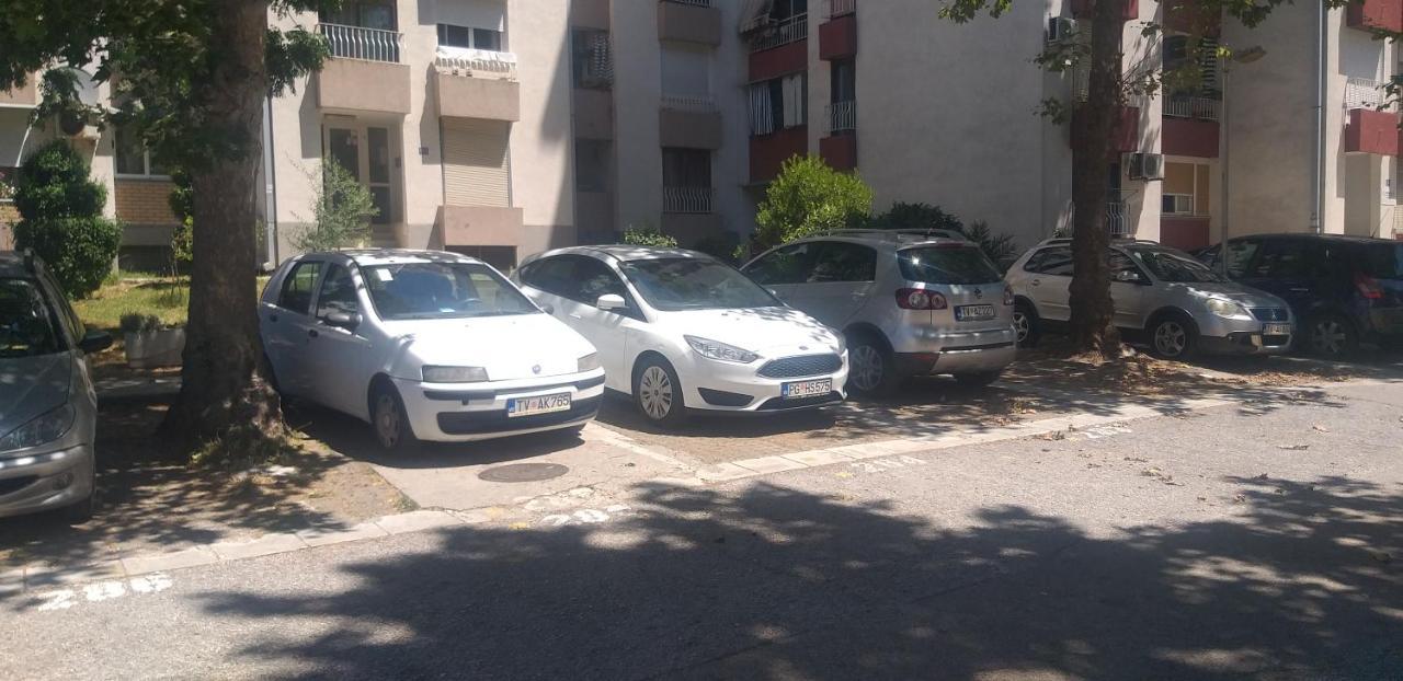 Apartman Centar Tivat Buitenkant foto