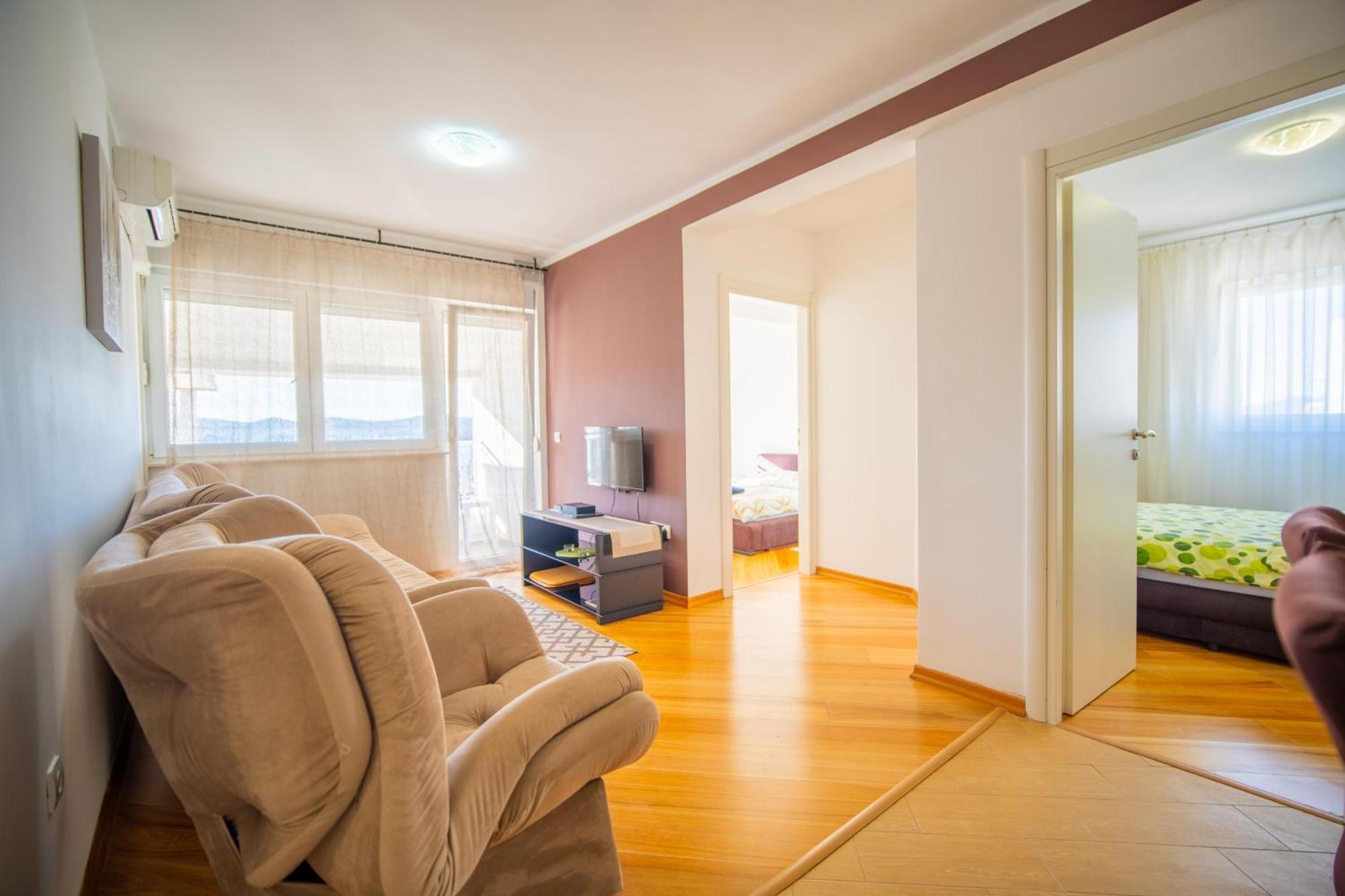 Apartman Centar Tivat Buitenkant foto