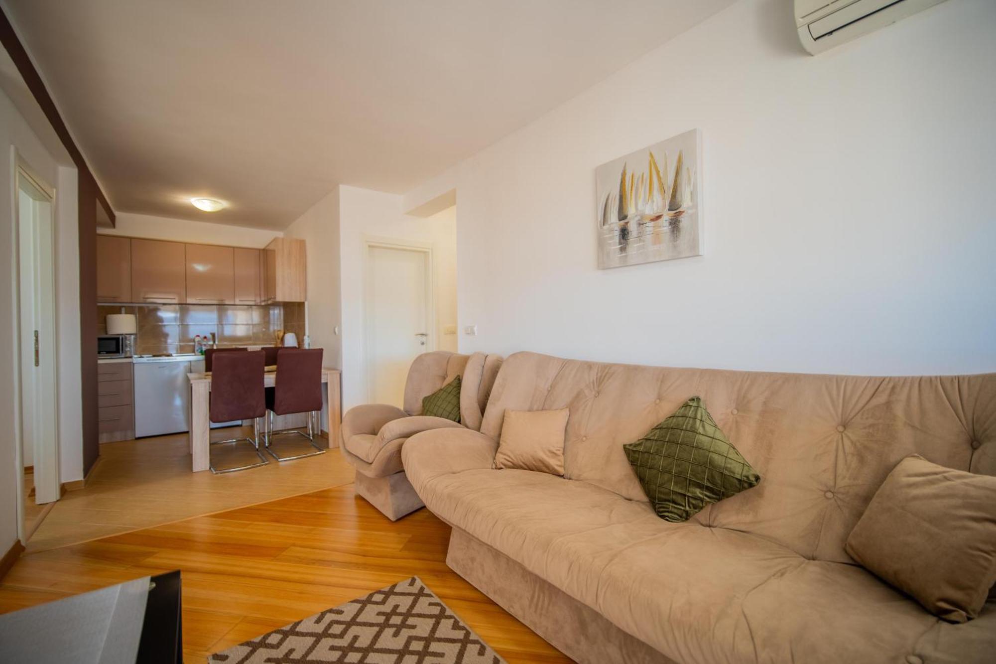 Apartman Centar Tivat Buitenkant foto