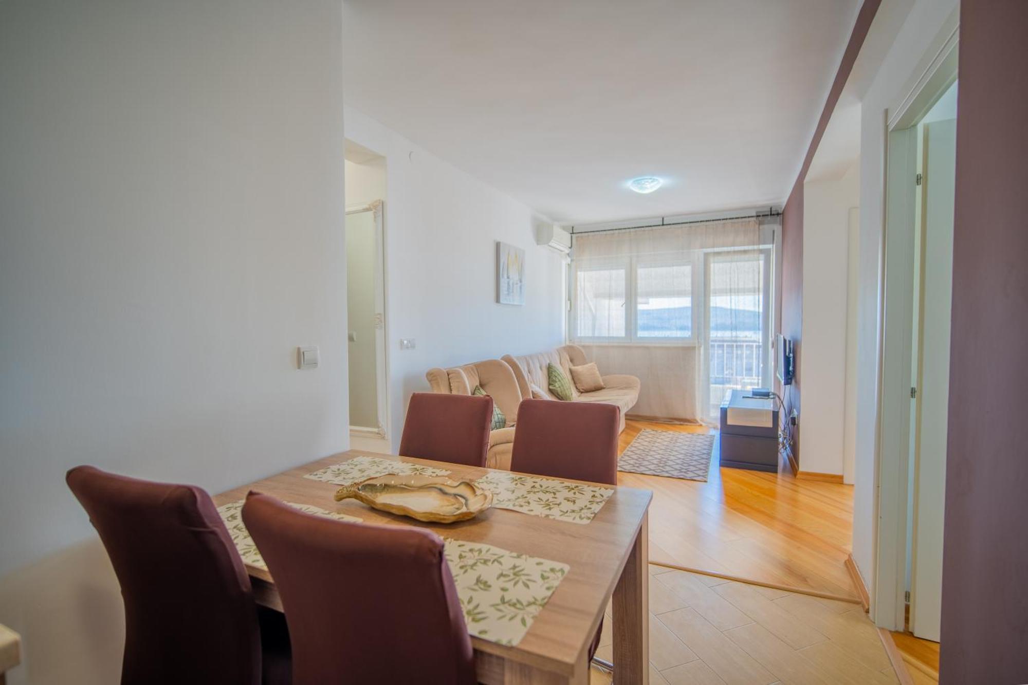 Apartman Centar Tivat Buitenkant foto