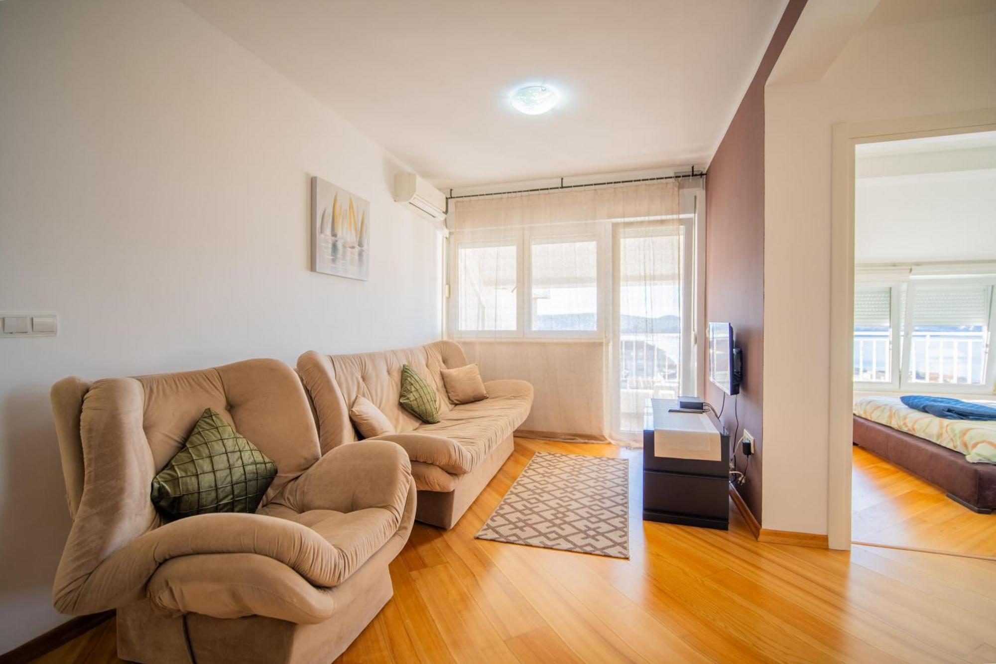 Apartman Centar Tivat Buitenkant foto